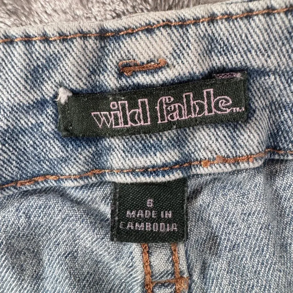 WILD FABLE Women Size 8 Super High Rise Jean Shorts Denim Light Wash Seamed